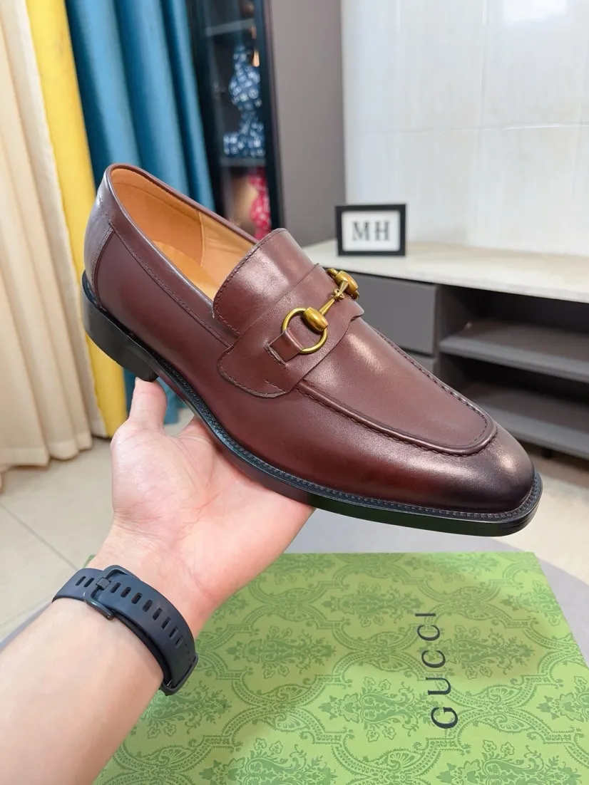 Factory price 500🌹🌹 [GUCCI Gucci] A new style of formal men's leather shoes is coming~ The original quality upper is made of cowhide imported from Italy + soft and delicate leather, comfortable and soft first-layer cowhide lining, rubber wear-resistant outsole, the shoe shape is dignified and domineering, and the luxury charm cannot be concealed! The natural and free nouveau riche leads the trend. Code number: 38-44